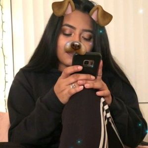 Meet your Posher, Anahi